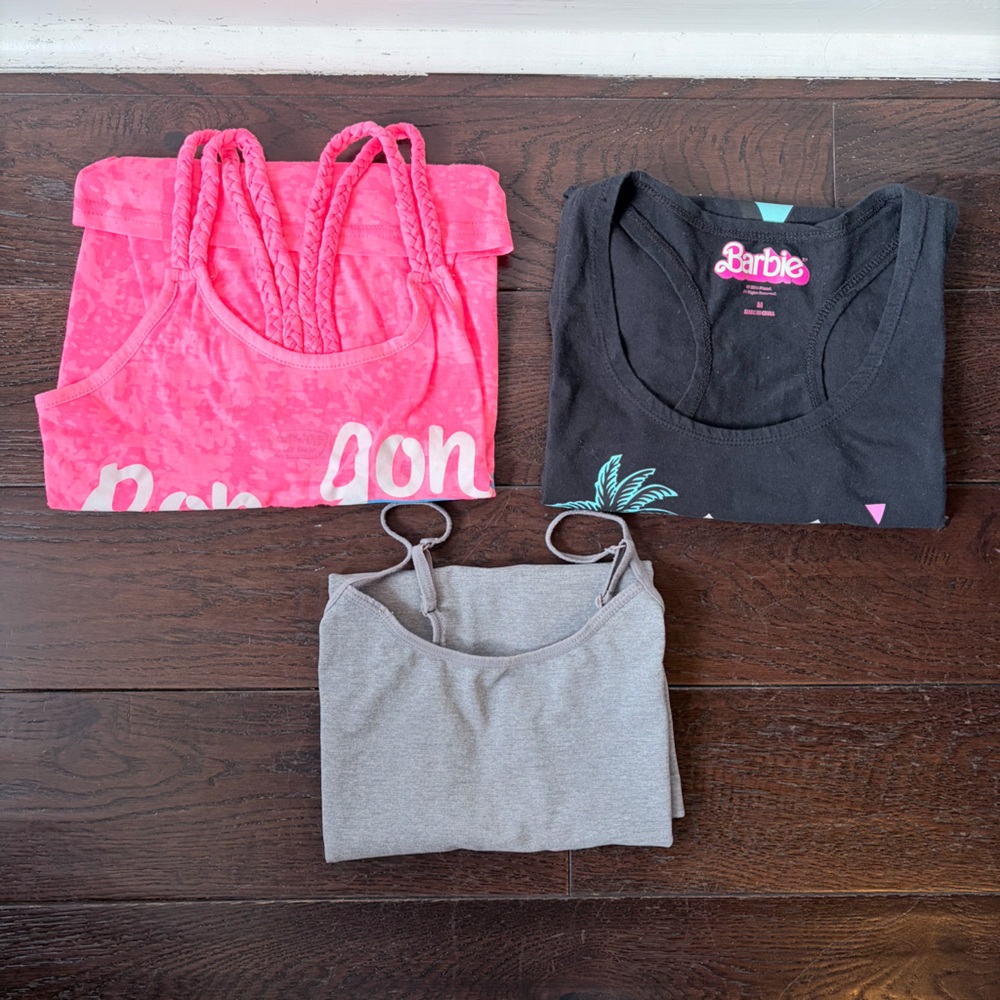 Set of Three Assorted Size M Tanks